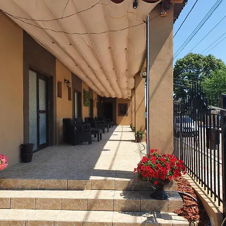 Guest house Yannis 3*